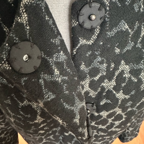 Kenneth Cole New York cheetah print button down pea  coat in size 10 - Picture 7 of 13